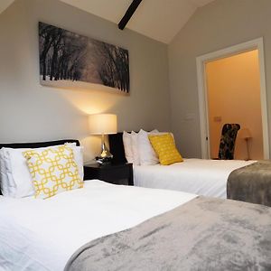 City Center Ground Floor Flat With Patio &Parking